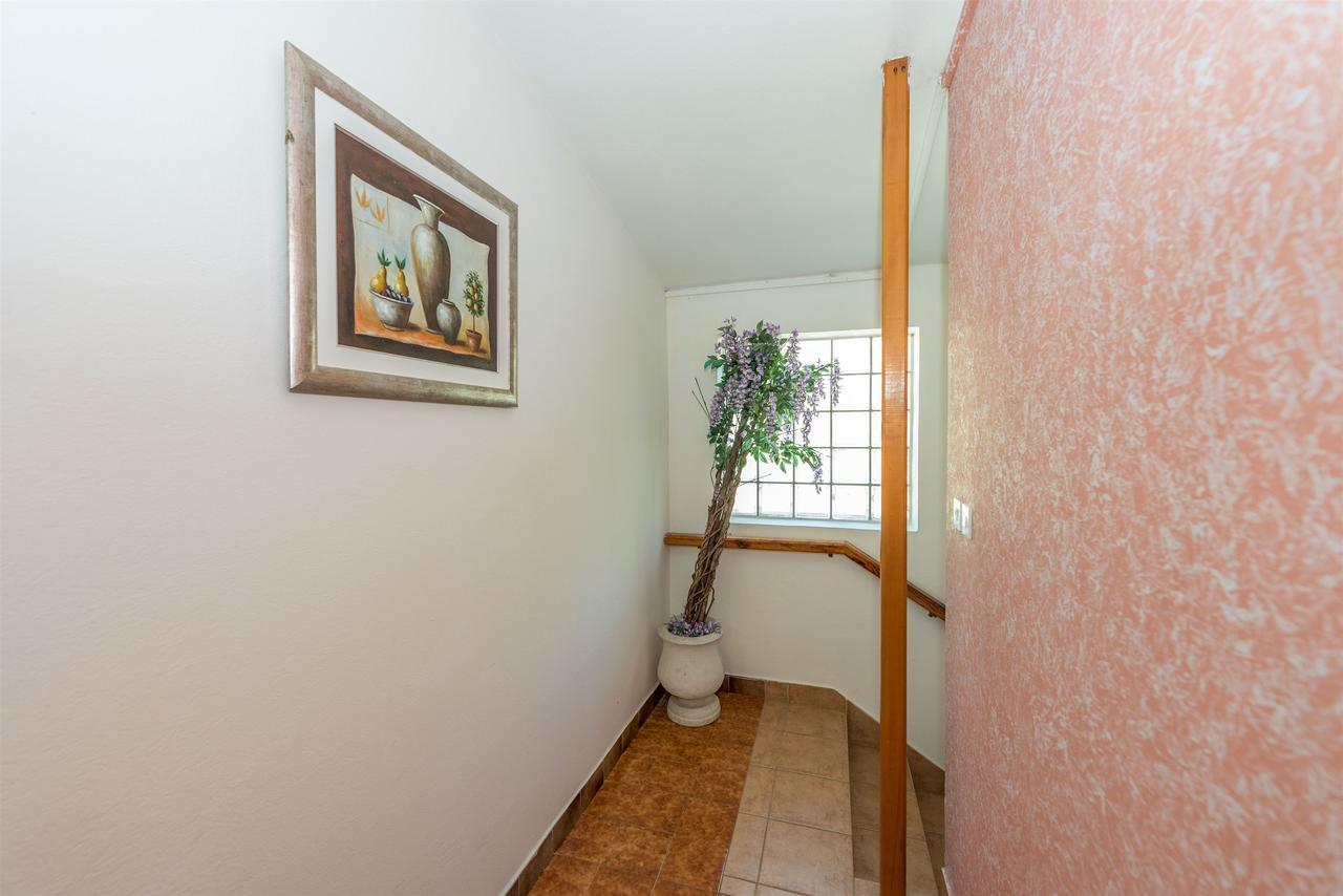 Apartments And Rooms Dragica Starigrad Paklenica Bagian luar foto