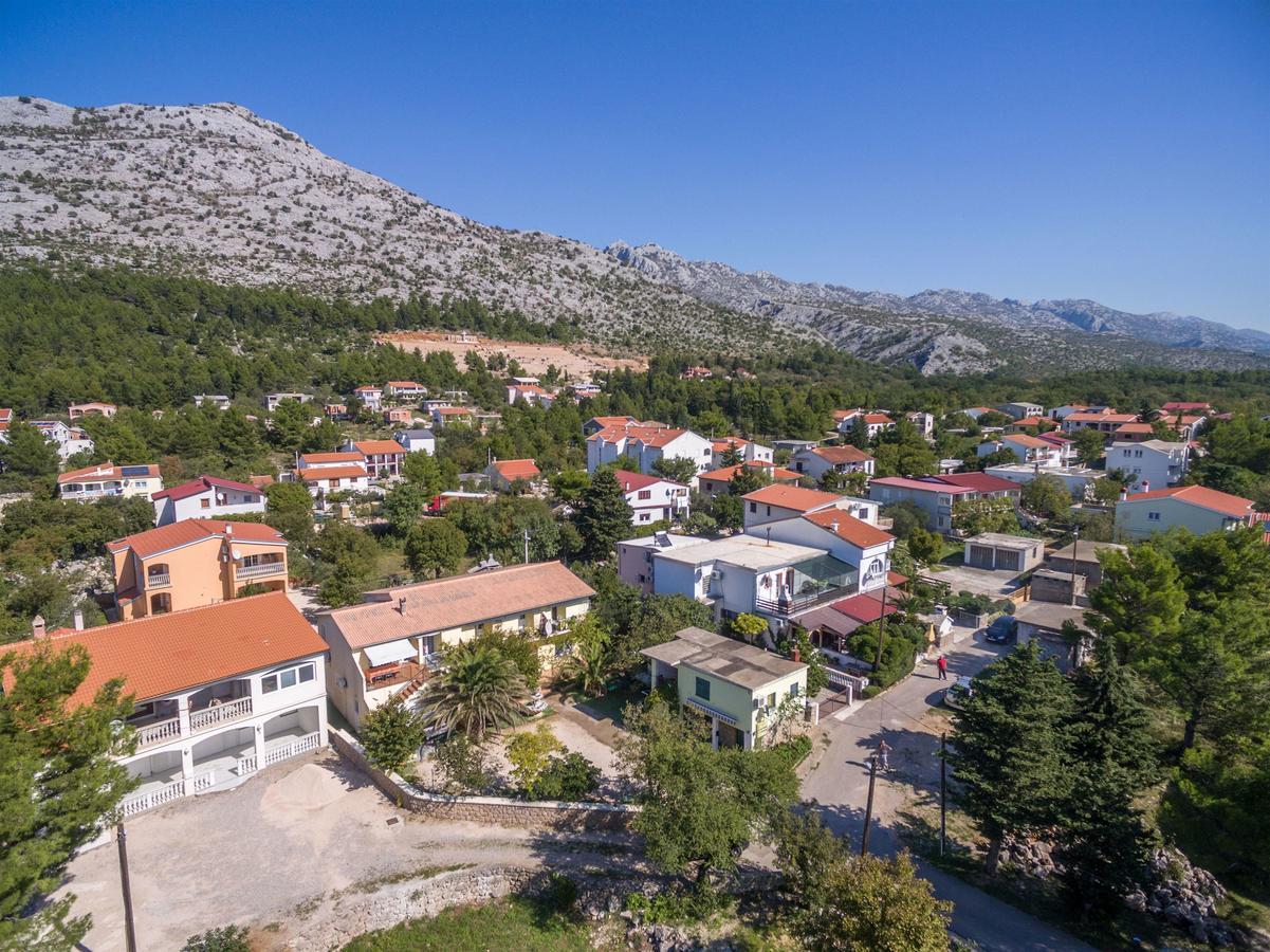 Apartments And Rooms Dragica Starigrad Paklenica Bagian luar foto